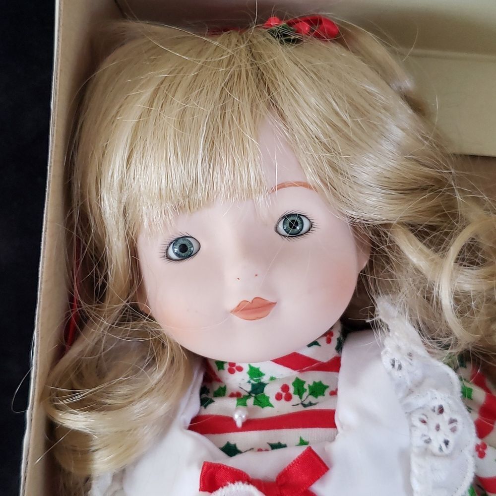 Vintage Global Art Victoria Ashlea Originals Porcelain Musical Doll "Joy" (1986)